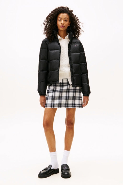 Tommy Jeans zwarte dames jas | Model