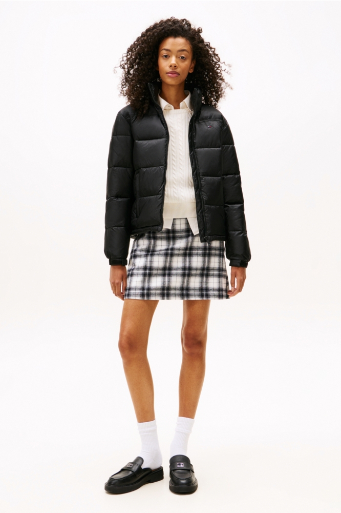 Tommy Jeans zwarte dames jas | Model