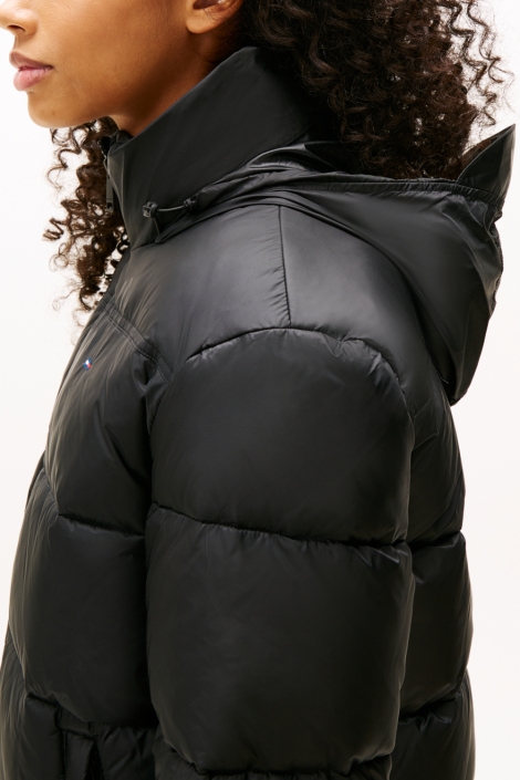 Tommy Jeans zwarte dames jas | Model zijaanzicht