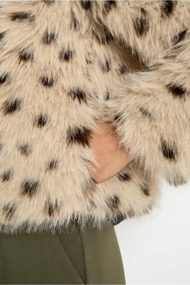 Peppercorn beige dames jas | Close up