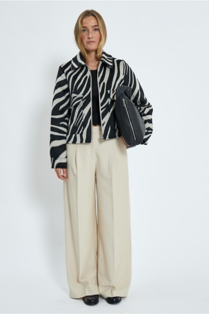 Minus zwarte dames jas | Model