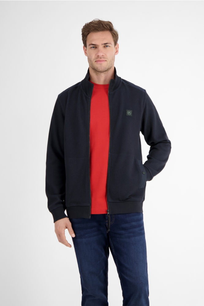 Lerros blauwe heren vest | Model vooraanzicht