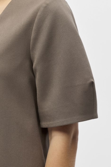 Object bruine dames blouse | Close up