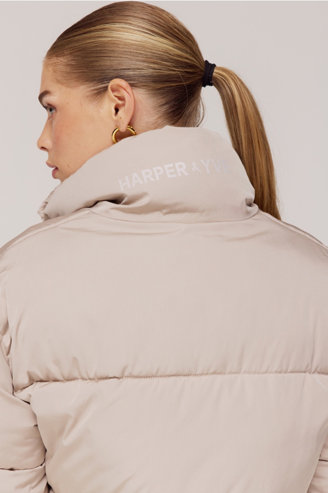 Harper & Yve beige dames jas | Close up