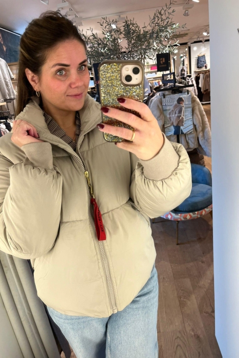 Harper & Yve beige dames jas | Sfeerbeeld, In situatie