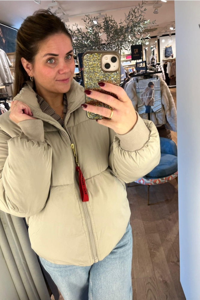 Harper & Yve beige dames jas | Sfeerbeeld, In situatie