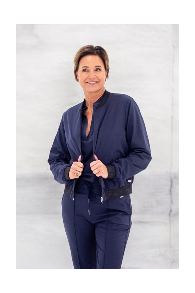 TQ Amsterdam blauwe dames jas | Model vooraanzicht