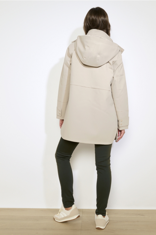 LolaLiza taupe dames jas | Model achteraanzicht