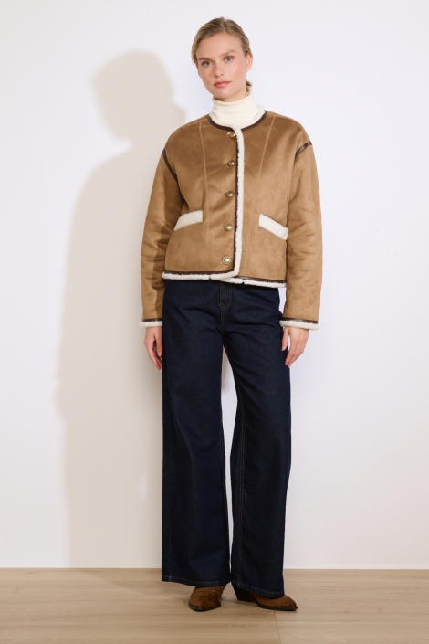 LolaLiza bruine dames jas | Model