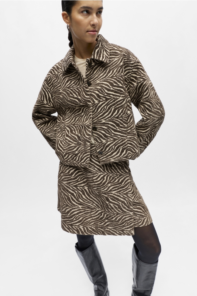 Object bruine dames jas | Model vooraanzicht