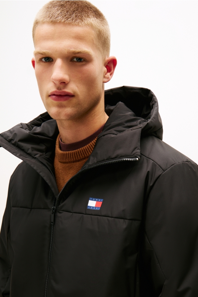 Tommy Jeans zwarte heren jas | Close up