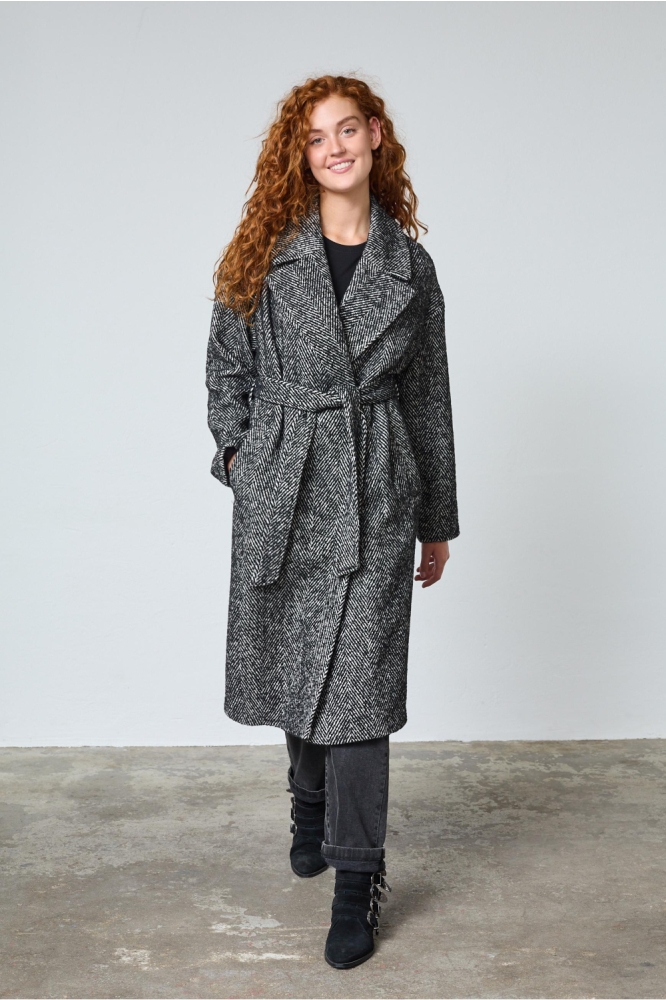 SisterS point zwarte dames jas | Model vooraanzicht