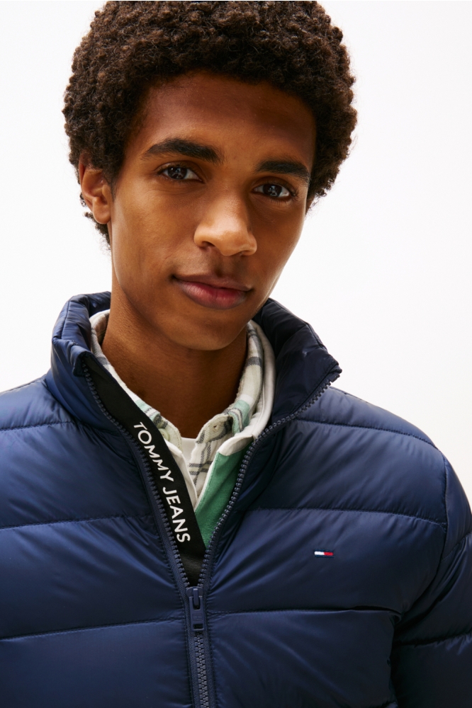 Tommy Jeans blauwe heren jas | Close up