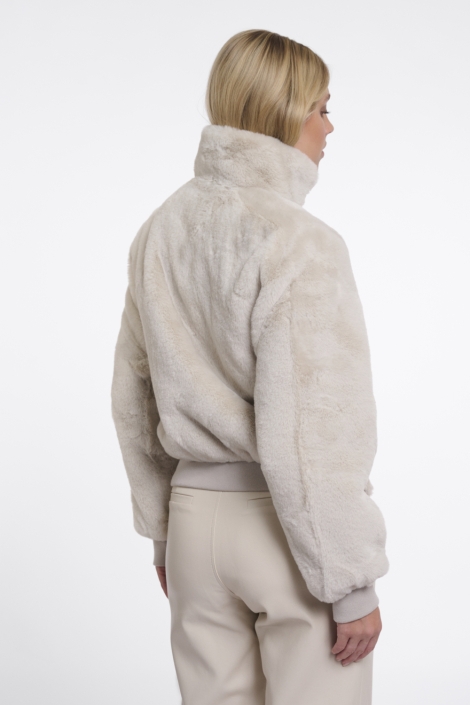 Rino & Pelle beige dames jas | Model achteraanzicht