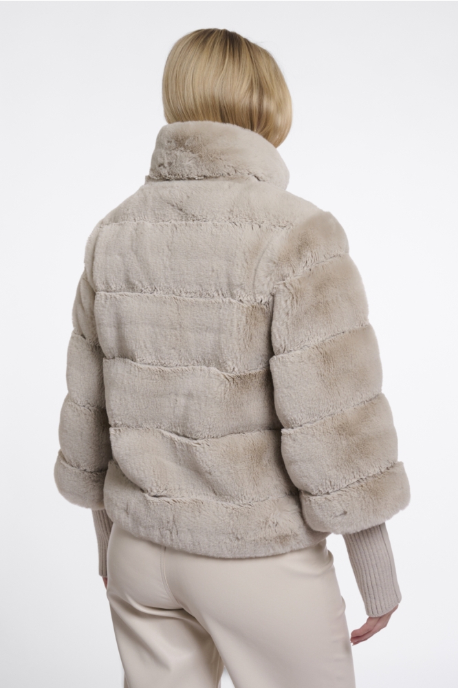 Rino & Pelle beige dames jas | Model achteraanzicht