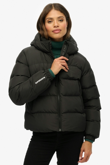 Superdry zwarte dames jas | Model vooraanzicht