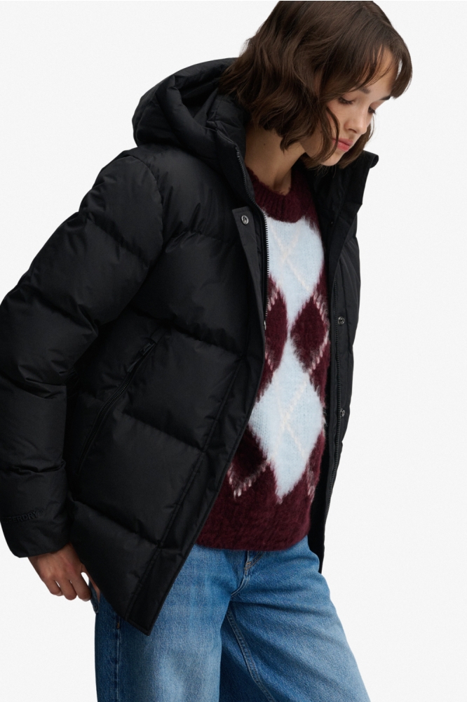 Superdry zwarte dames jas | Model zijaanzicht