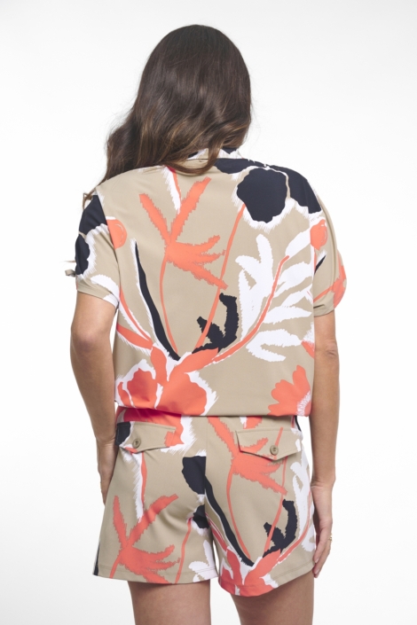 Zoso groene dames blouse | Model achteraanzicht