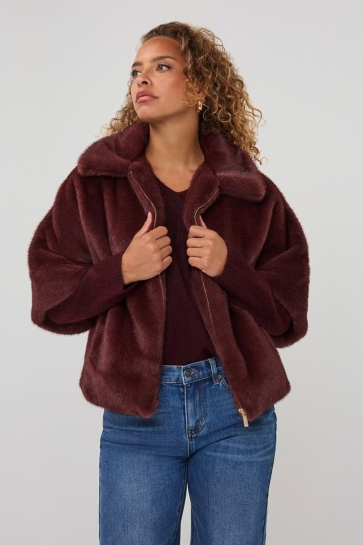 EsQualo Jas COAT PONCHO FAKE FUR F26 37500 488 MERLOT