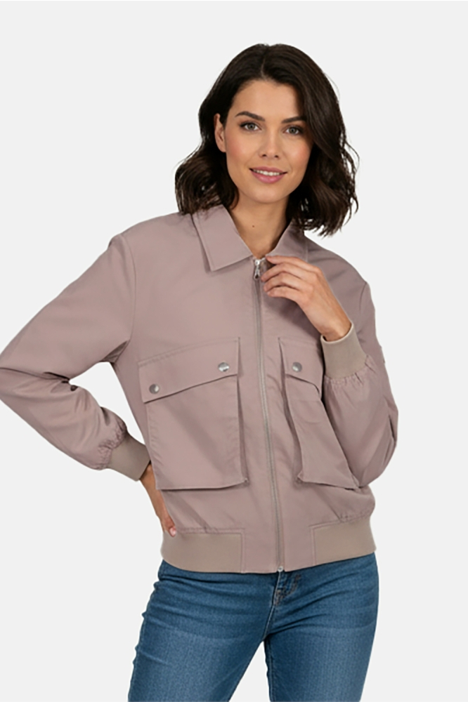 Cars bruine dames jas | Model vooraanzicht