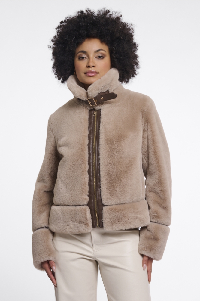 Rino & Pelle beige dames jas | Model vooraanzicht