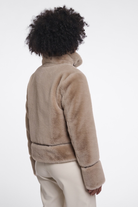 Rino & Pelle beige dames jas | Model achteraanzicht
