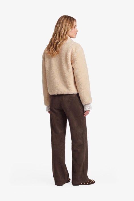 Fluresk camel dames jas | Model achteraanzicht