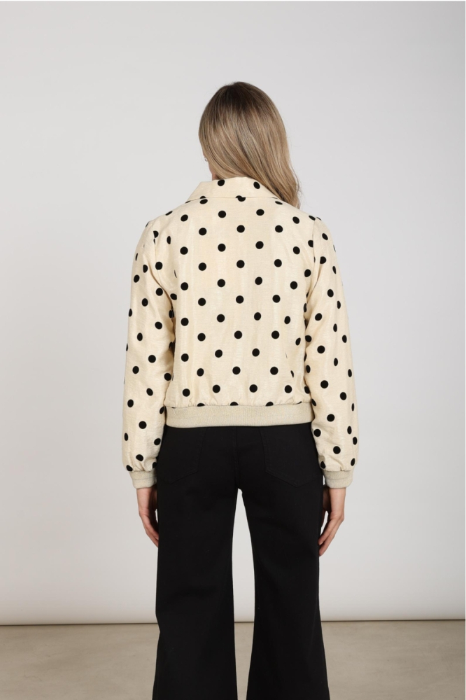 Nukus beige dames jas | Model achteraanzicht