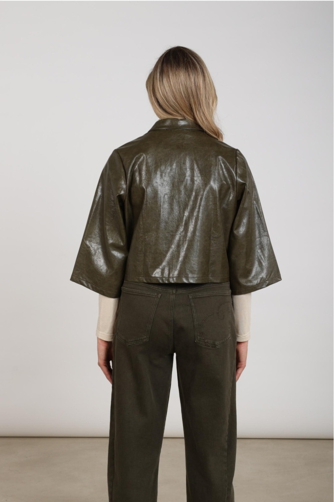 Nukus groene dames jas | Model achteraanzicht