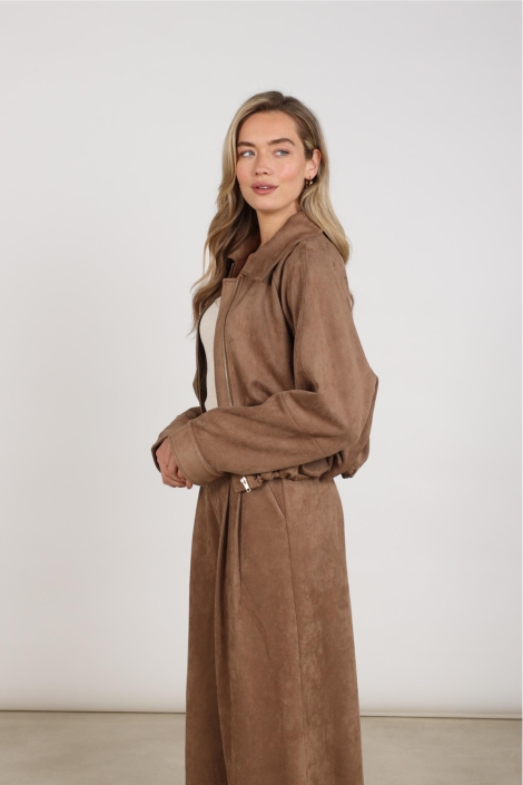 Nukus taupe dames jas | Model zijaanzicht