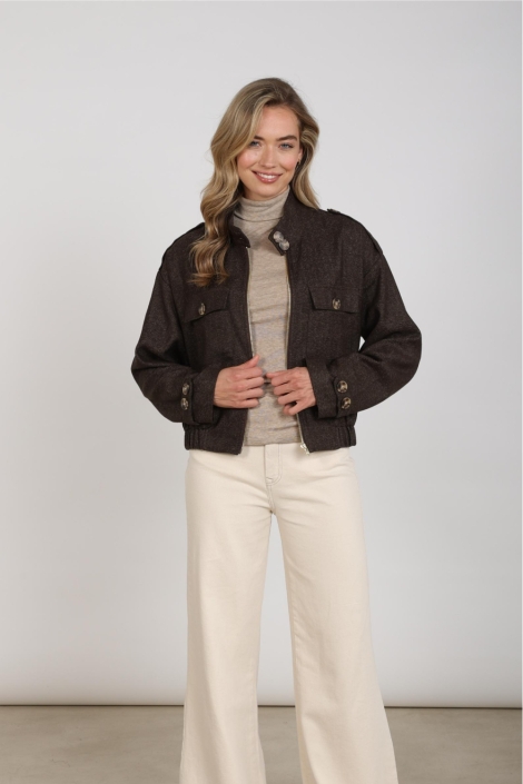 Nukus bruine dames jas | Model vooraanzicht