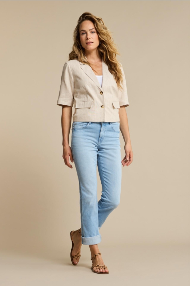 Red Button beige dames blazer | Model vooraanzicht