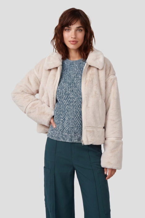Fluresk beige dames jas | Model vooraanzicht