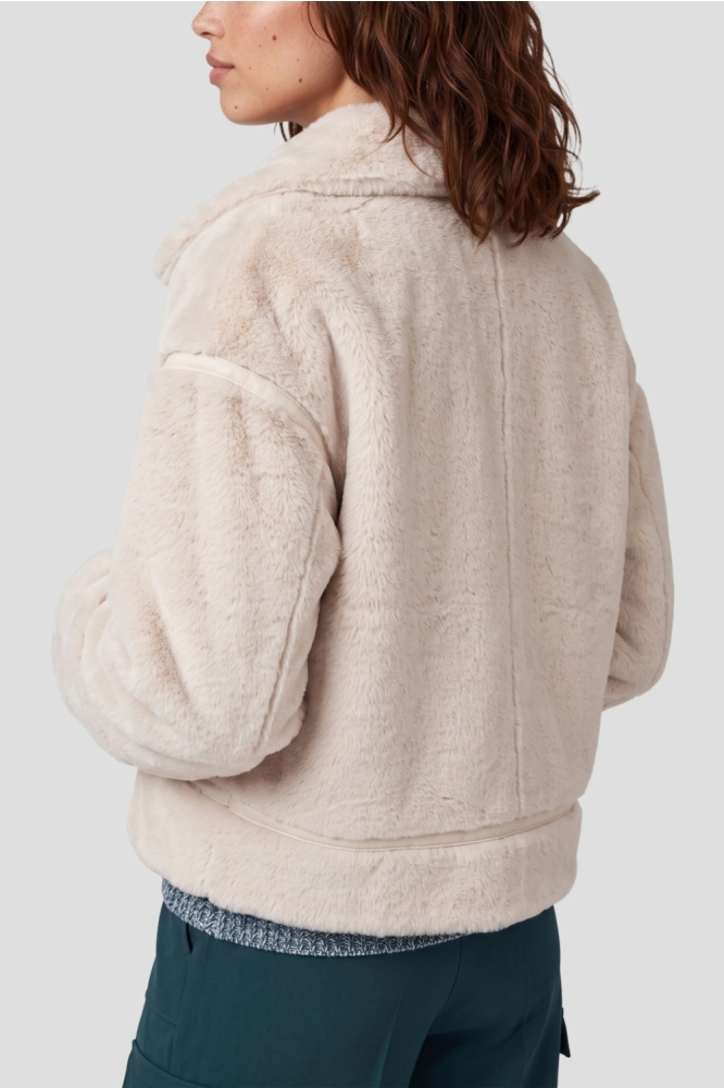 Fluresk beige dames jas | Model achteraanzicht