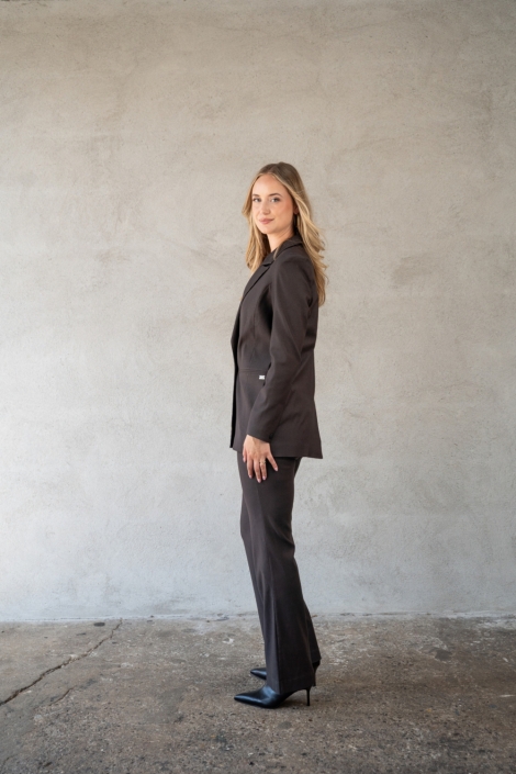 TQ Amsterdam bruine dames blazer | Model