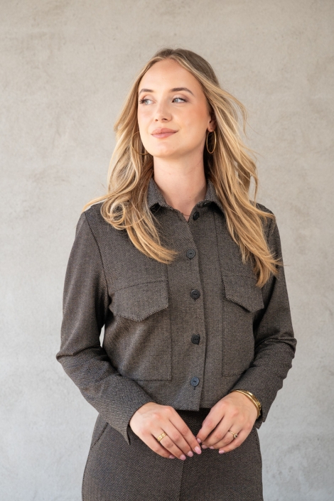 TQ Amsterdam bruine dames blazer | Model vooraanzicht