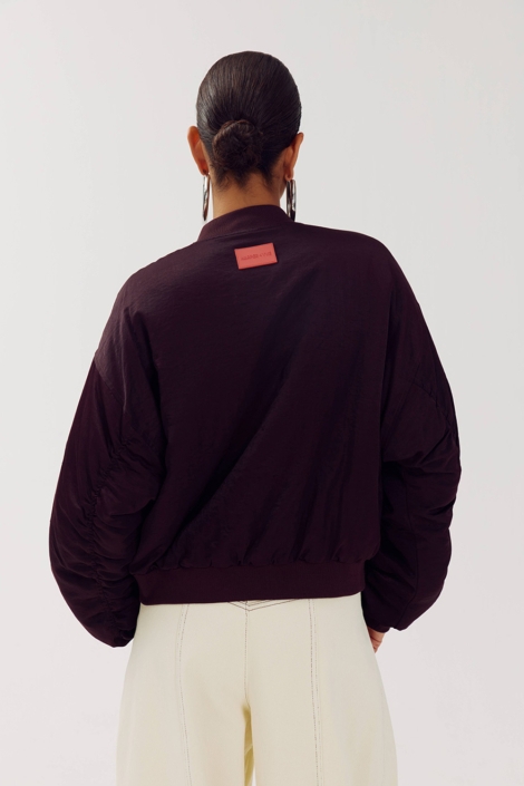 Harper & Yve paarse dames jas | Model achteraanzicht