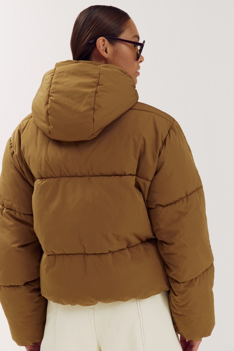 Harper & Yve groene dames jas | Model achteraanzicht