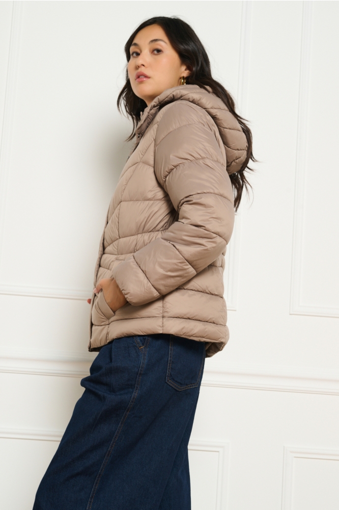 LolaLiza beige dames jas | Model zijaanzicht