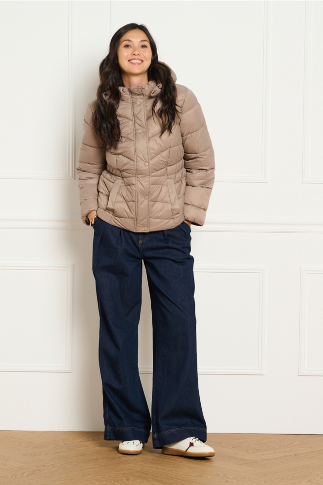 LolaLiza beige dames jas | Model