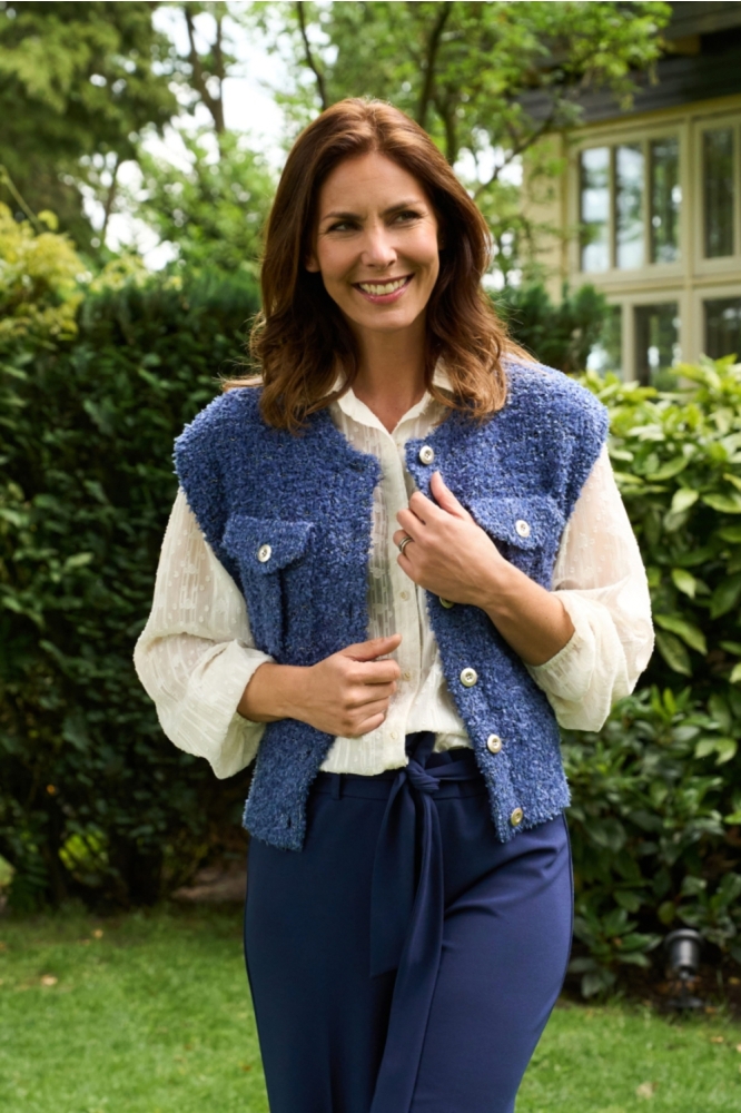 NED blauwe dames gilet | Sfeerbeeld, In situatie