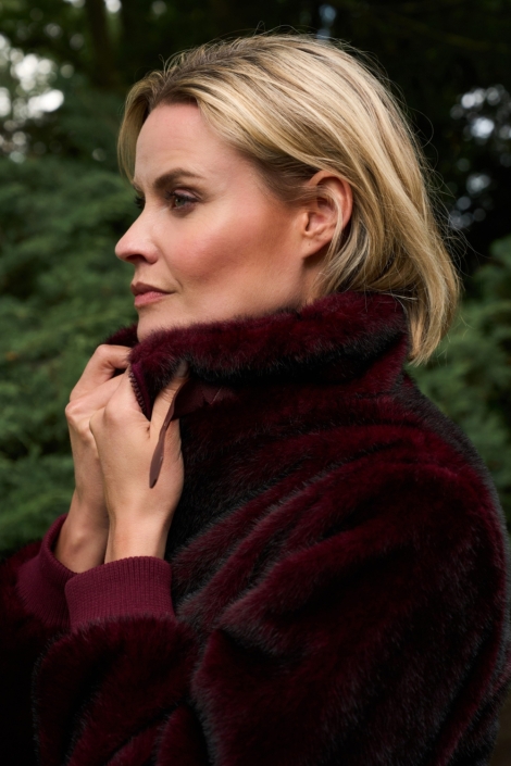 NED bordeaux dames jas | Close up