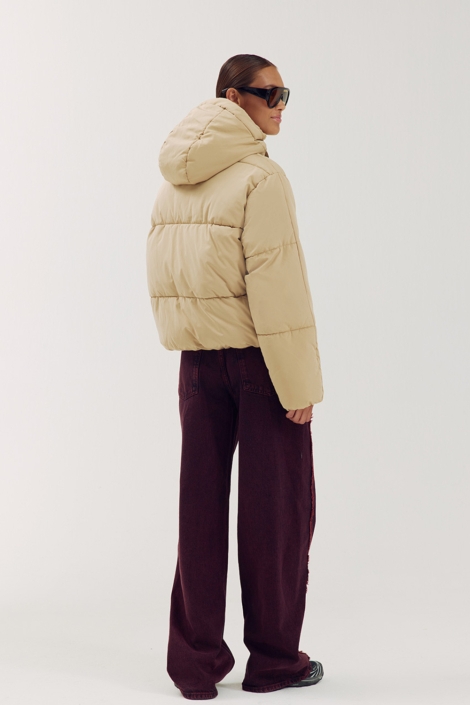 Harper & Yve zand dames jas | Model achteraanzicht