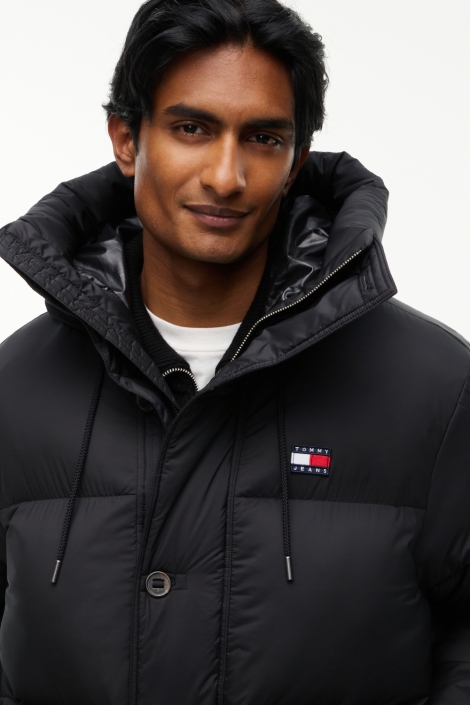 Tommy Jeans zwarte heren jas | Close up