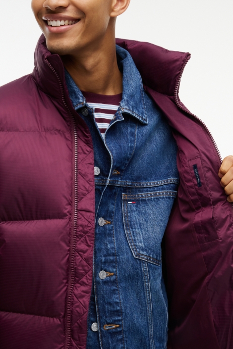 Tommy Jeans bordeaux heren jas | Close up
