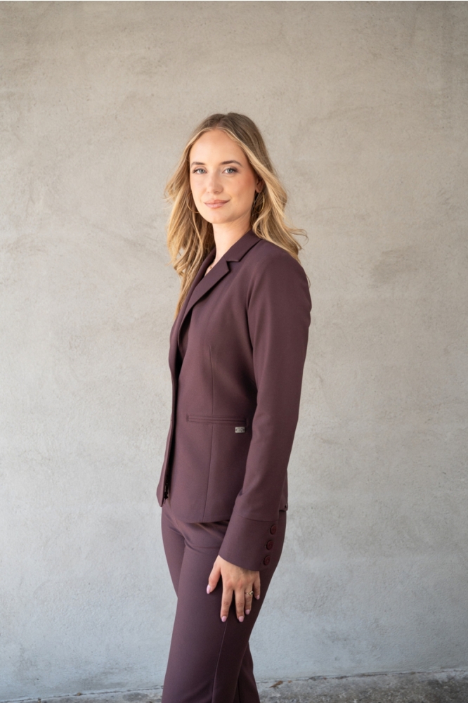 TQ Amsterdam bordeaux dames blazer | Model zijaanzicht
