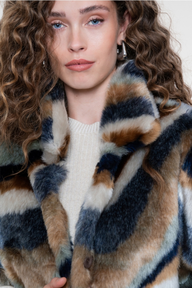 Geisha camel dames jas | Close up