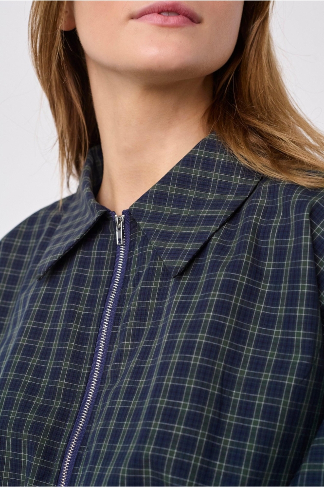 SisterS point blauwe dames blouse | Close up