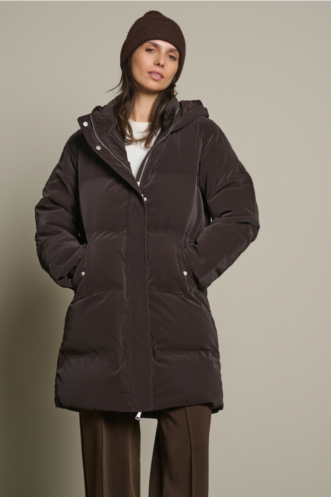 LolaLiza bruine dames jas | Model vooraanzicht
