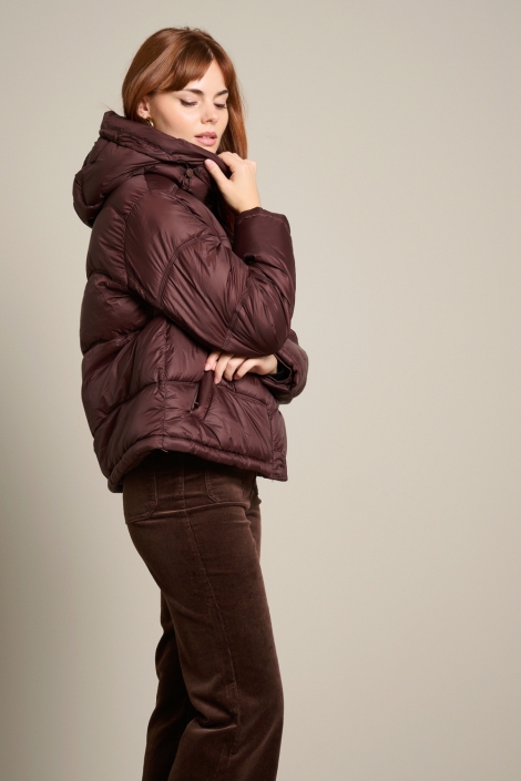 LolaLiza bruine dames jas | Model zijaanzicht